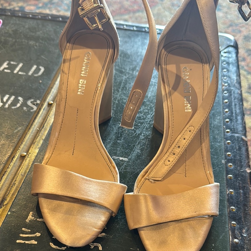 Gianni Bini Tan Heeled Shoes Elegant Design